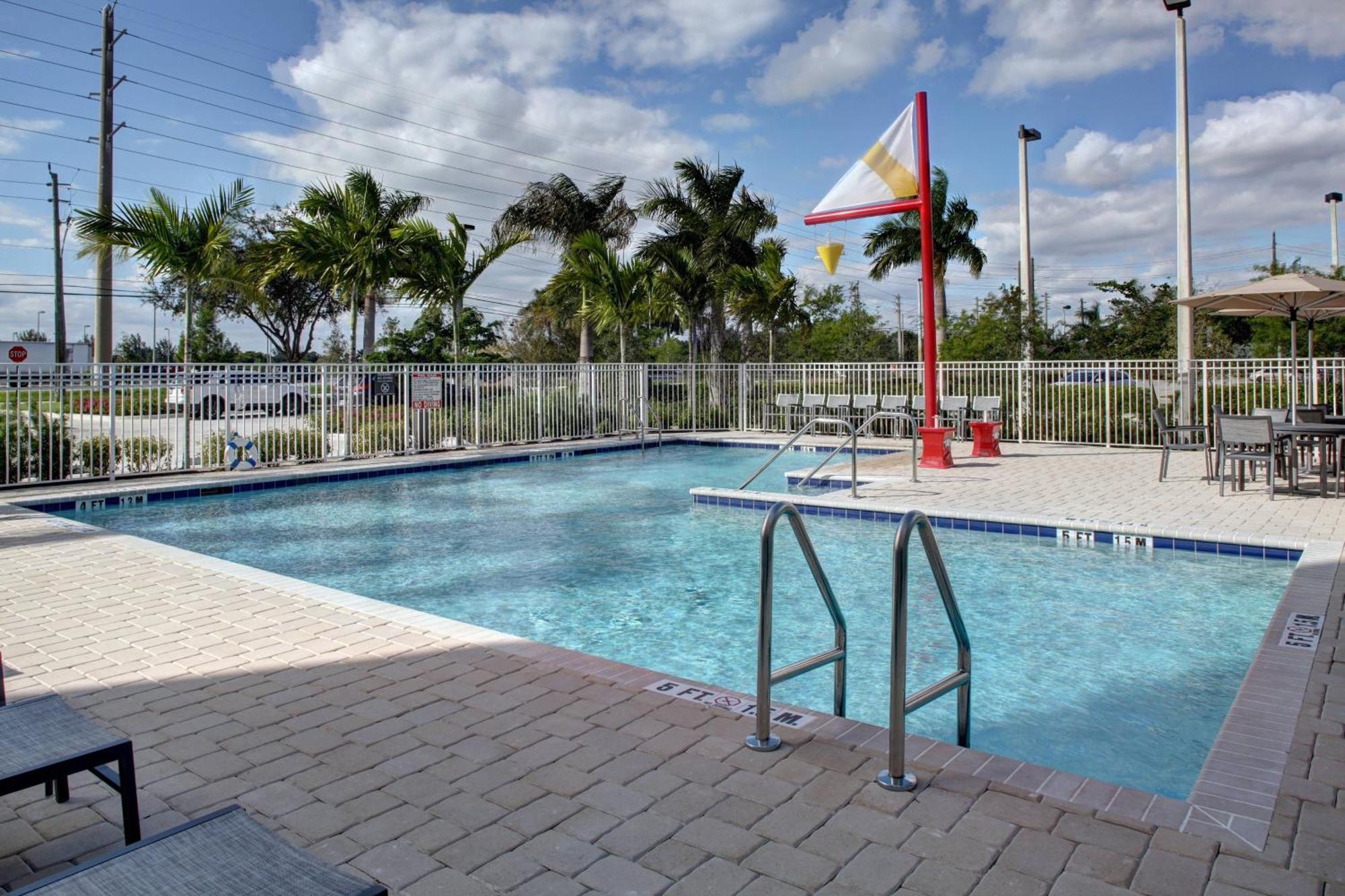 Residence Inn Fort Lauderdale Coconut Exterior foto